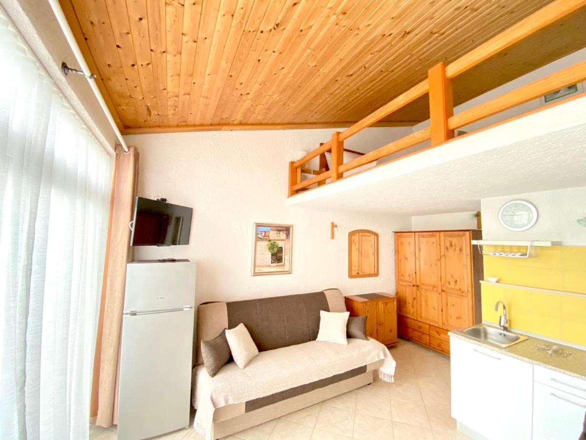 Apartments Peric Елса Экстерьер фото