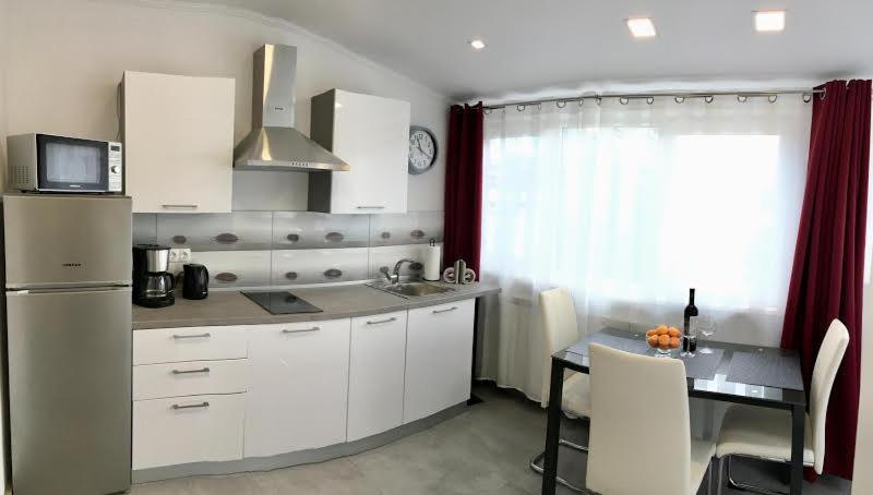 Apartments Peric Елса Экстерьер фото